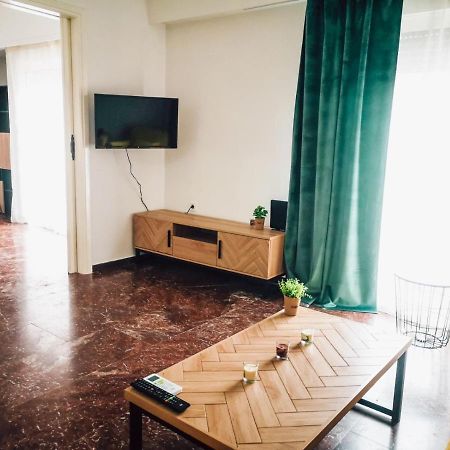 Explore Greece From Colorful City Centre Apartment Chalkís Exteriér fotografie
