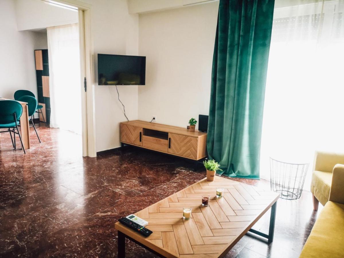 Explore Greece From Colorful City Centre Apartment Chalkís Exteriér fotografie